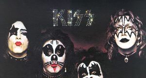 Kiss debut