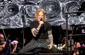 La música de Danny Elfman transforma el Botánico en un escenario burtoniano Danny Elfman y la musica de Tim Burton en Noches del Botánico
